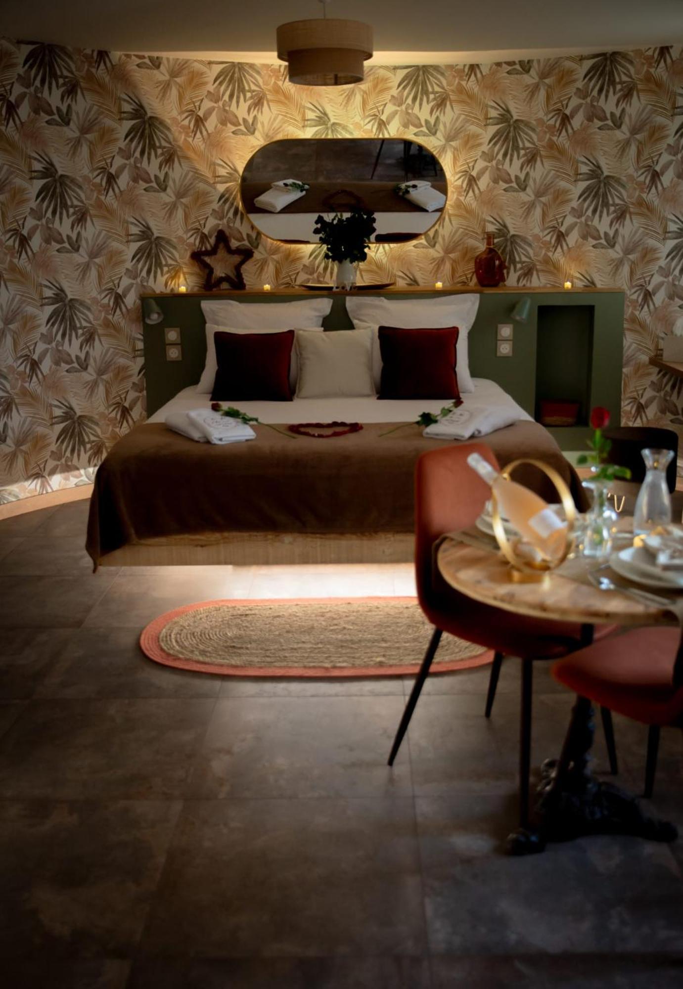 Le Mas Aux Amoureux , Suite Romantique Et Spa Le Barcarès エクステリア 写真